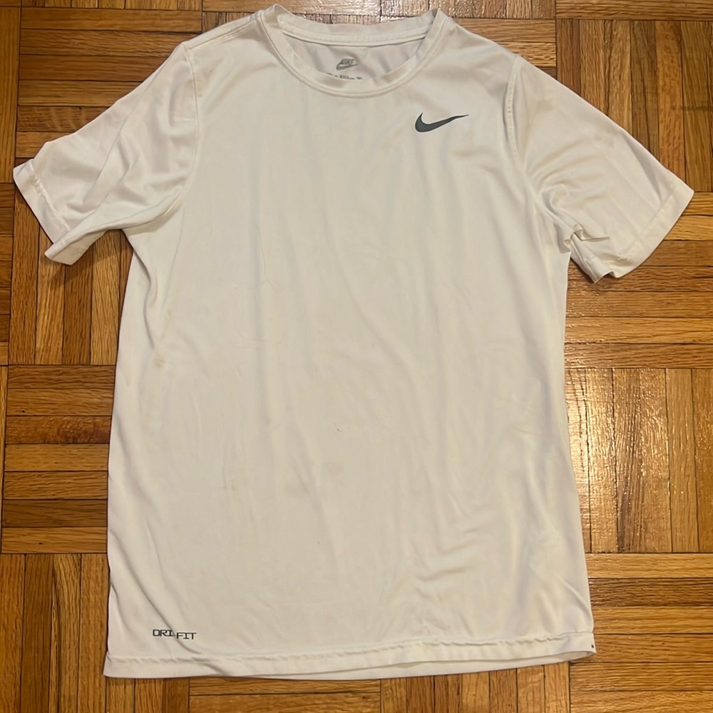 Nike dri fit T-shirt boys size large